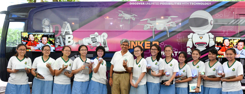 https://www.imda.gov.sg/infocomm-and-media-news/buzz-central/2016/6/ida-lab-on-wheels-on-a-roll